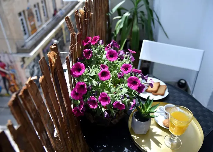 Home Plus Psirri Apartment