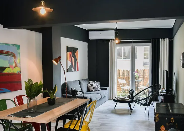 Home Plus Psirri Apartment